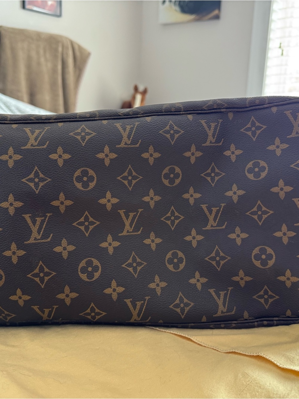Louis Vuitton Monogram Neverfull Tote in Brown and Tan - Picture 5 of 16